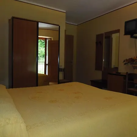 Magenta Hotel